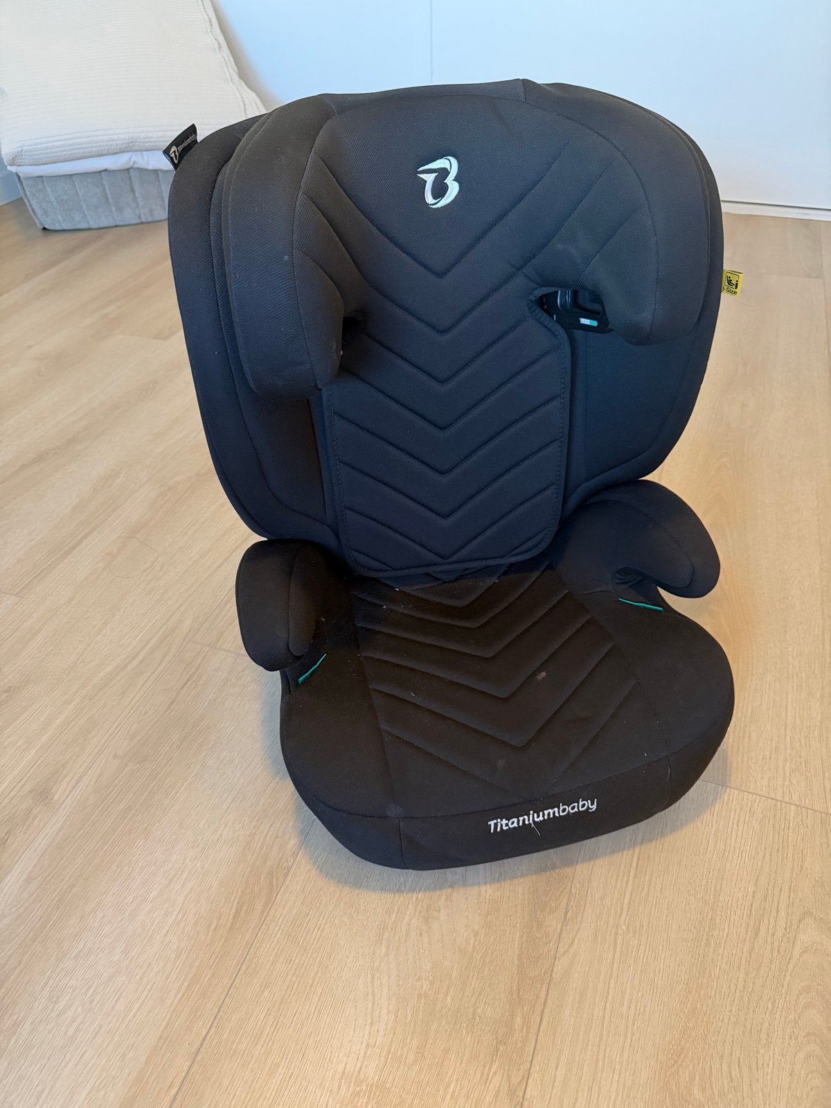 Titaniumbaby autostoel - Zwart, comfortabel en veilig, Autogordel, 15 t/m 36 kg, Zijbescherming, Zo goed als nieuw