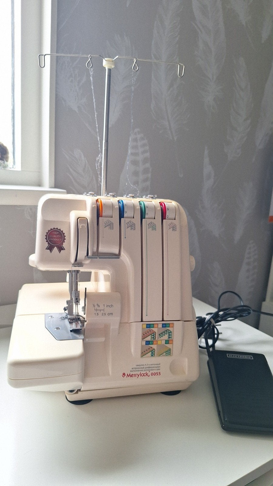 Merrylock 0055 Overlock Naaimachine - Goede Staat, Hobby en Vrije tijd, Ophalen, Gebruikt, Lockmachine, Overige merken