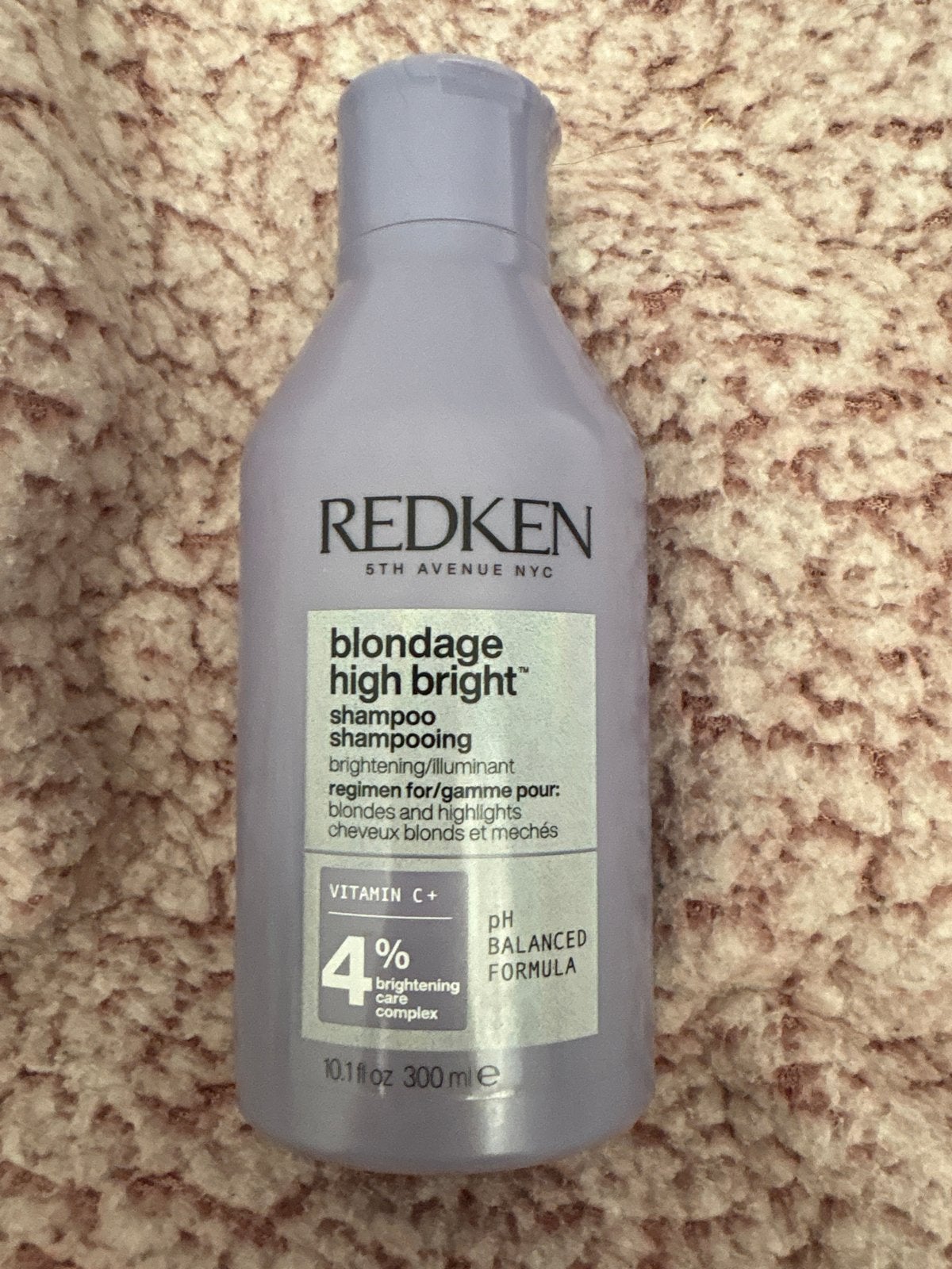 Redken Blondage High Bright Shampoo (halfvol), Ophalen of Verzenden, Gebruikt, Shampoo of Conditioner