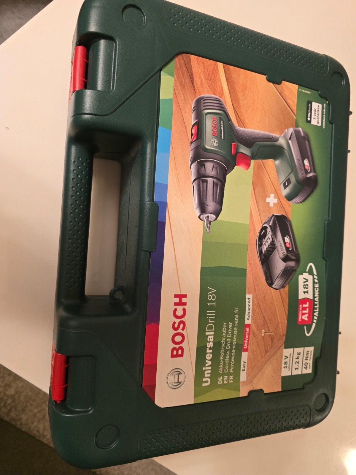 Bosch UniversalDrill 18V Accuboormachine met 2 accu's, Doe-het-zelf en Verbouw, Gereedschap | Boormachines, Ophalen, Variabele snelheid