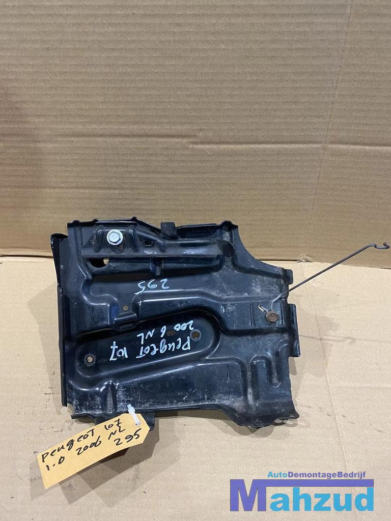 PEUGEOT 107 C1 Accubak accuhouder 2005-2014, Auto-onderdelen, Accu's en Toebehoren, Taurusavenue 1
2132 LS  Hoofddorp, NL, Gebruikt