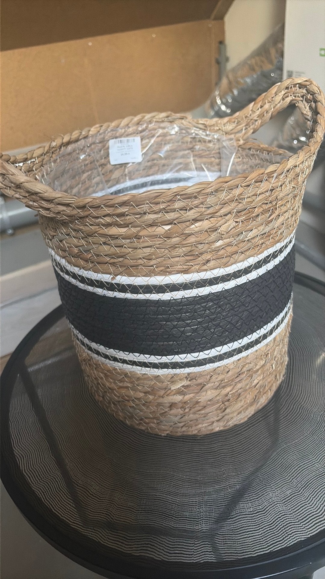 Rieten bloempot zwart , rietkleur, wit, Ophalen of Verzenden, Zo goed als nieuw, Rond, Riet