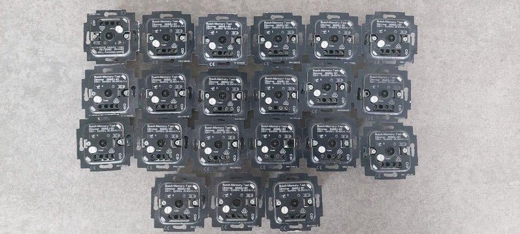 Busch-Jaeger Tastdimmer (6560U-101), Ophalen of Verzenden, Zo goed als nieuw, Busch-Jaeger, Dimmer