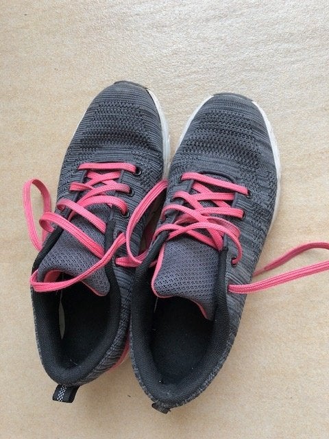 merkloos sportschoen 37, Kleding | Dames, Schoenen, Ophalen of Verzenden, Grijs, Sneakers of Gympen, Onbekend