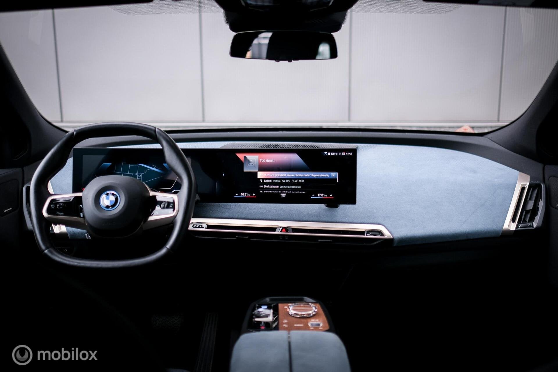 BMW iX xDrive40 High Executive 77 kWh | Trekhaak | Panorama, Automaat, Gebruikt, Zwart, 416 km