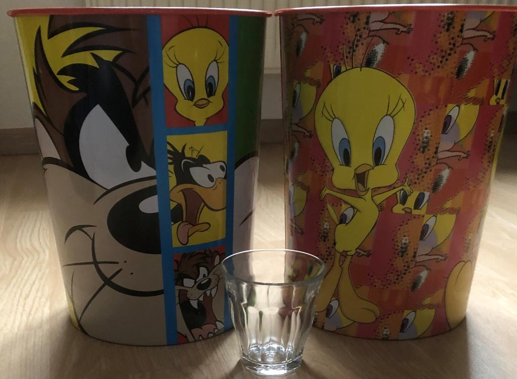 LOONEY TUNES - TWEETY - 2 PAPIERBAKJES/PRULLENBAKJES-, Verzamelen, Ophalen of Verzenden, Looney Tunes, Zo goed als nieuw, Gebruiksvoorwerp