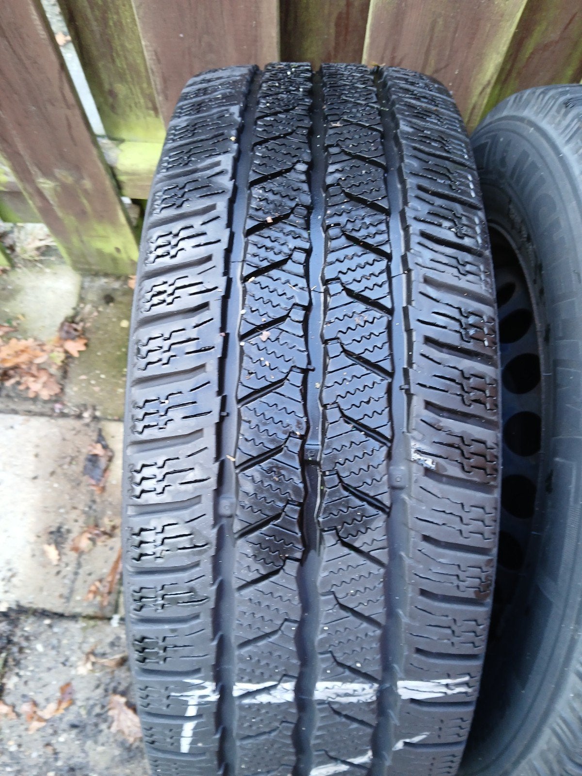 VW T5 winterbanden op stalen velgen - Vancontact Winter M+S, Ophalen, 16 inch, Banden en Velgen, Winterbanden