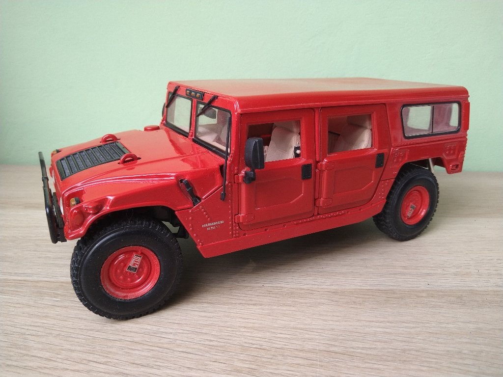 Hummer H1 Rood Station Maisto 1:18, Hobby en Vrije tijd, Modelauto's | 1:18, Ophalen of Verzenden, Zo goed als nieuw, Motor, Maisto