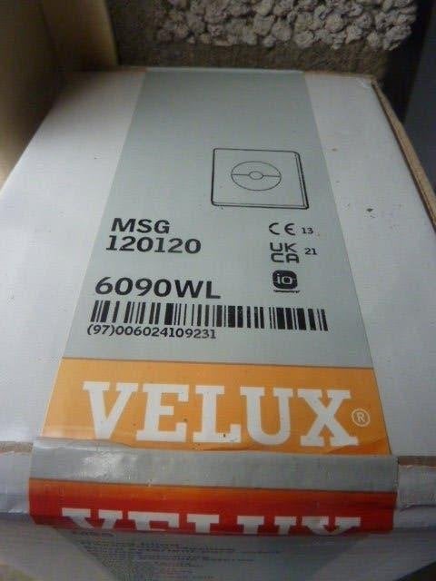 Nieuwe Velux buitenzonwering voor lichtkoepels / MSG 120120, Ophalen of Verzenden, Nieuw, Kunststof