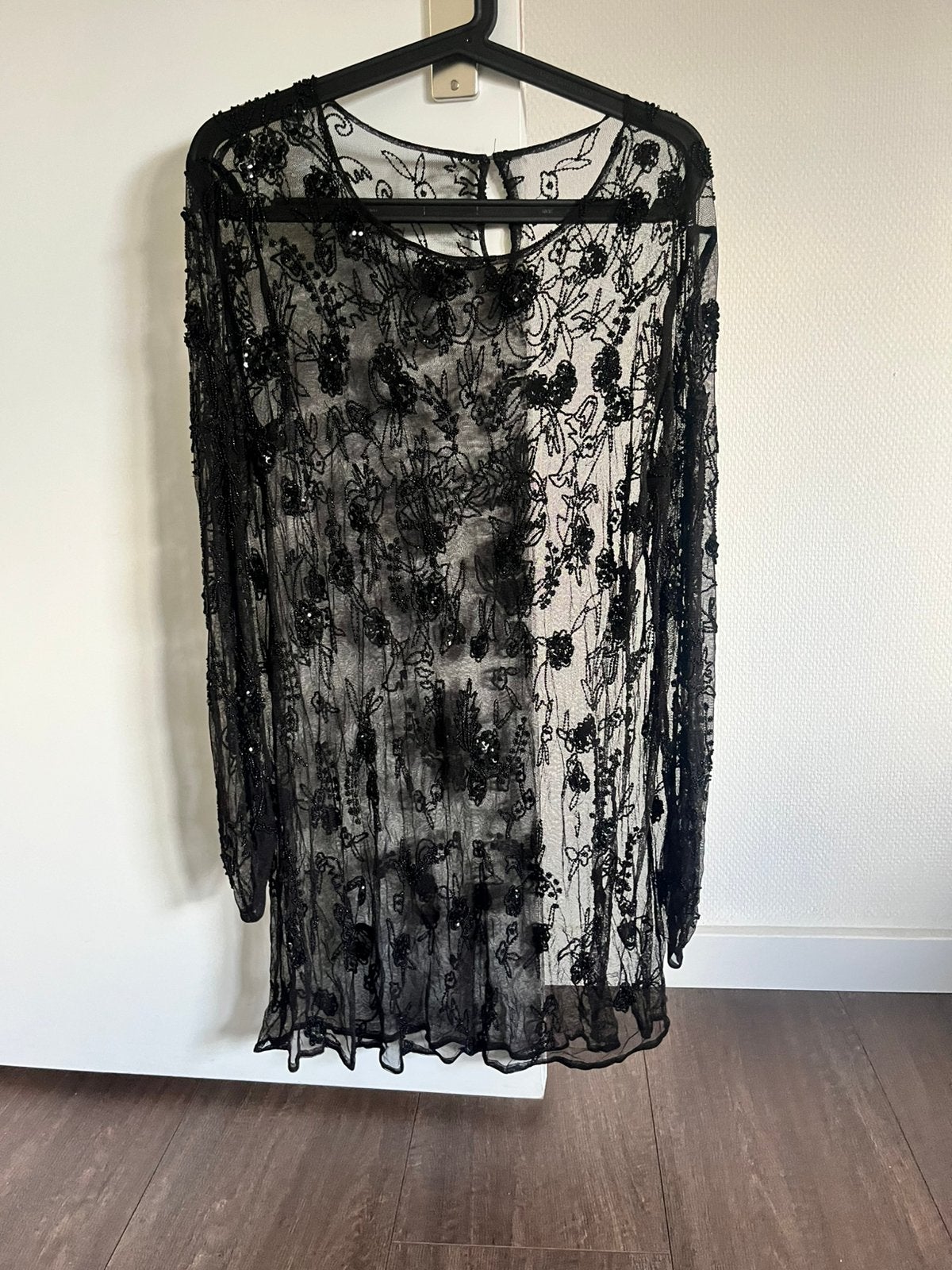 Zwarte transparante tuniek met bloemen en pailletten, maat M, Ophalen of Verzenden, Zo goed als nieuw, Maat 38/40 (M), Zwart