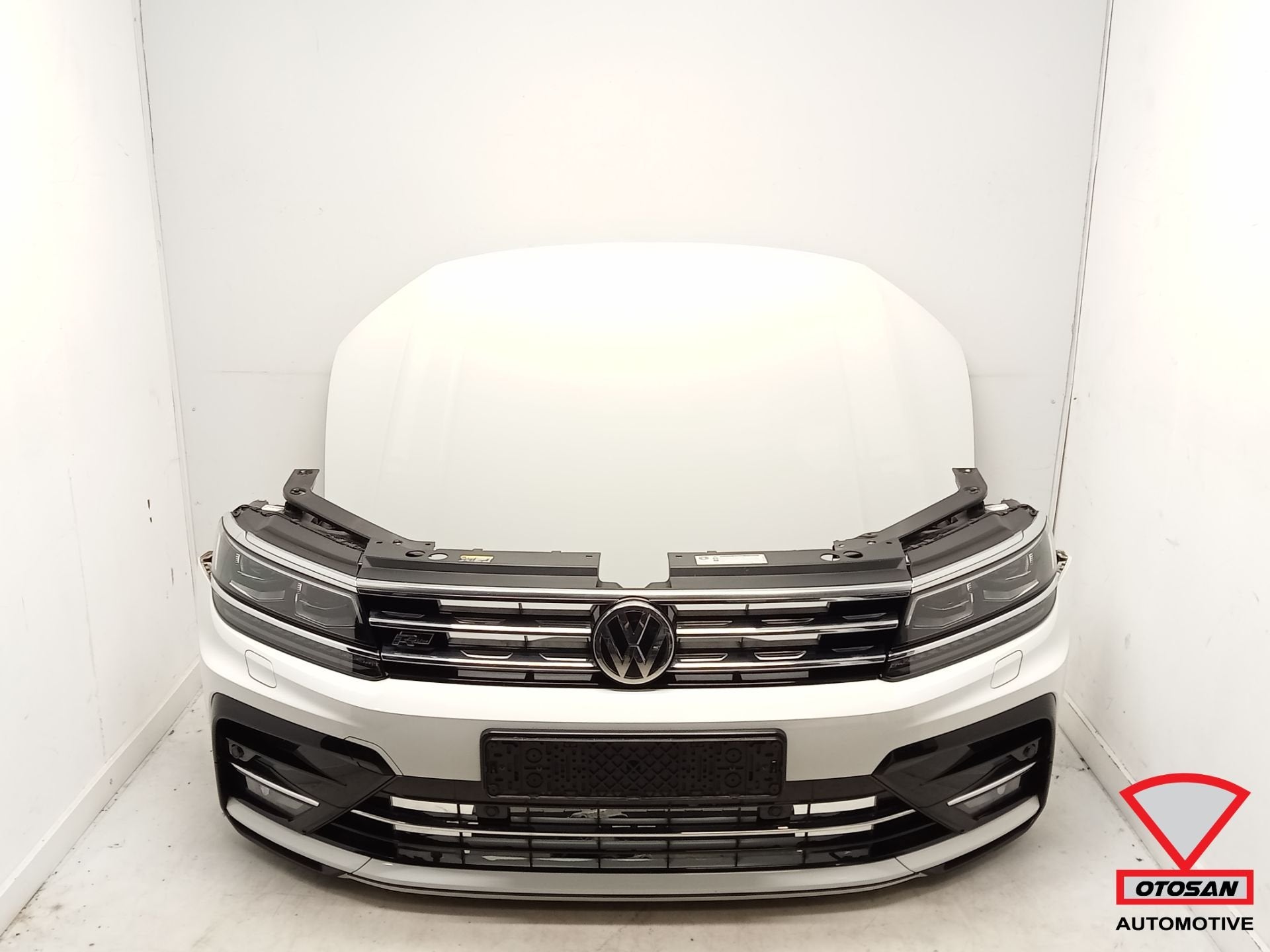 VW Tiguan 5NA R-Line Voorkop Compleet Verschillende Kleuren, Auto-onderdelen, Gebruikt, Volkswagen, Volkswagen AG, Berliner Ring 2
38440  Wolfsburg, DE