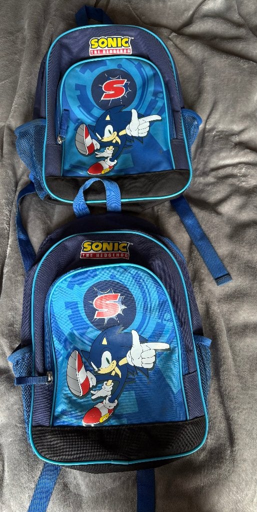 2 Sonic the Hedgehog schooltassen / rugzakken, Ophalen of Verzenden, 30 tot 40 cm, Gebruikt, 30 tot 40 cm