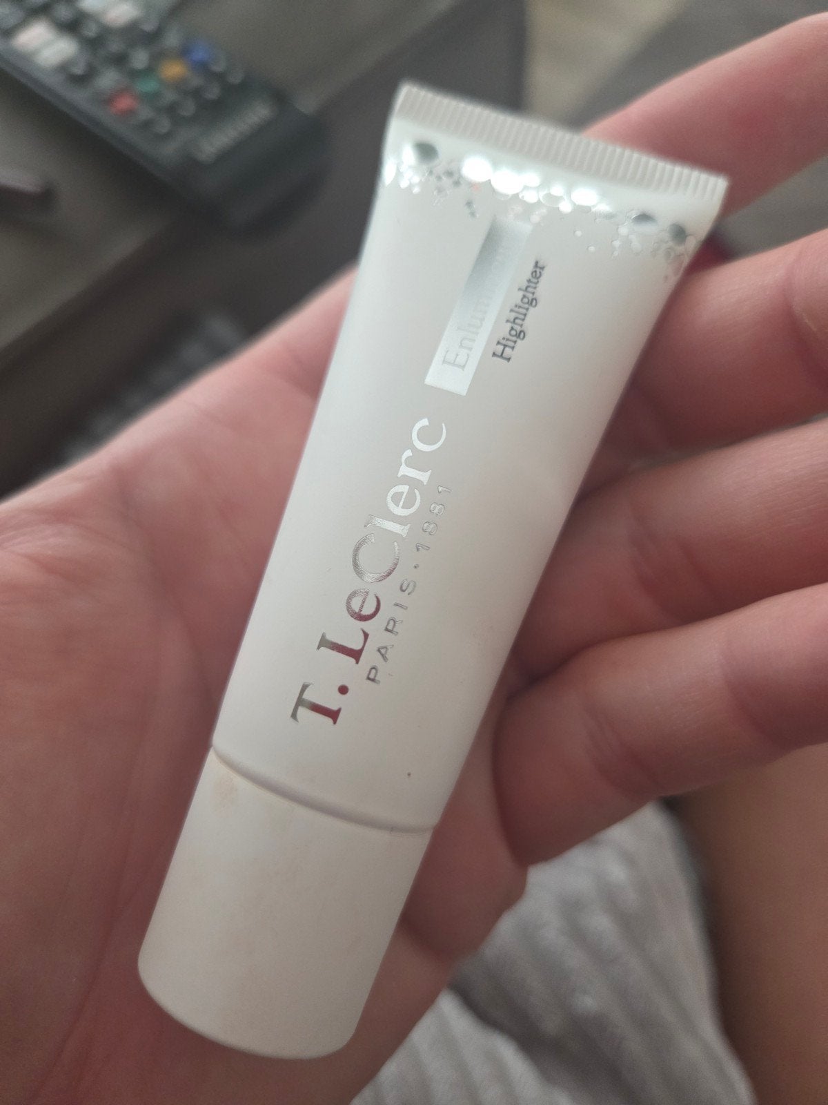 T. LeClerc Highlighter Champagne Givré 20ml, Sieraden, Tassen en Uiterlijk, Overige kleuren, Gehele gezicht, Nieuw, Ophalen of Verzenden