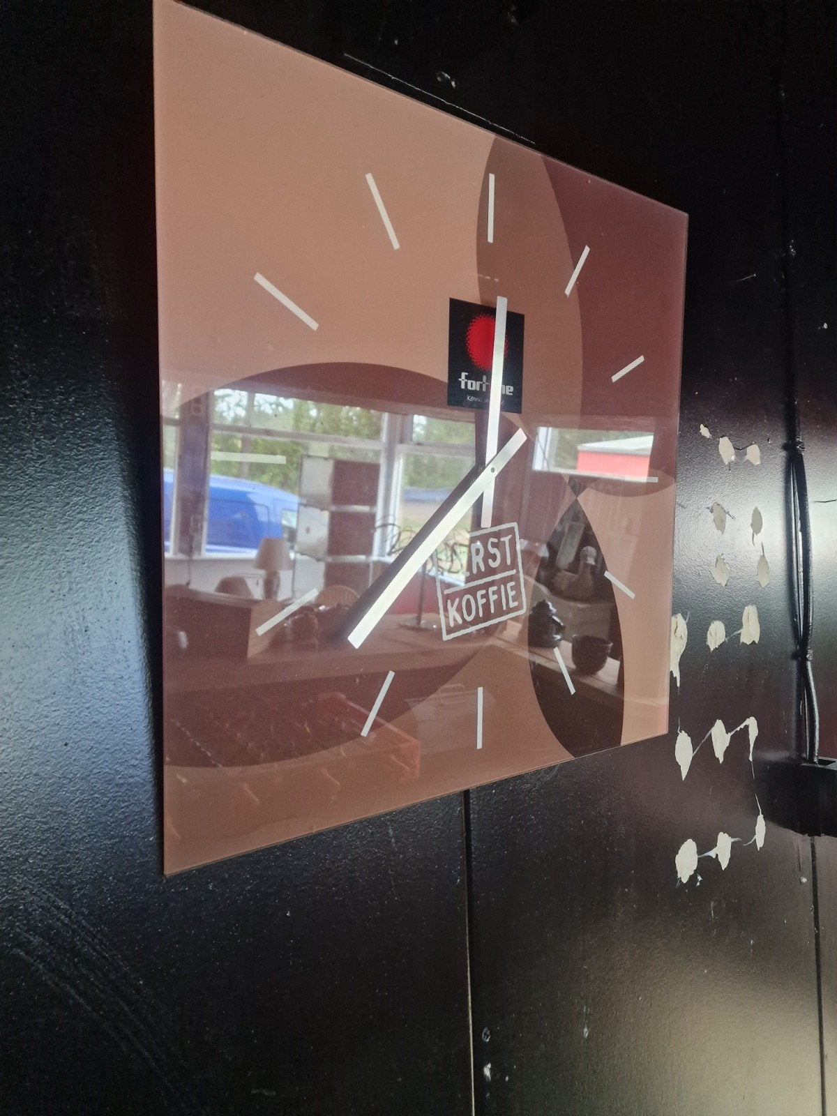 Klok: Fortune, 40x40, glas, met tekst "eerst koffie", Wandklok, Analoog, Ophalen of Verzenden, Zo goed als nieuw