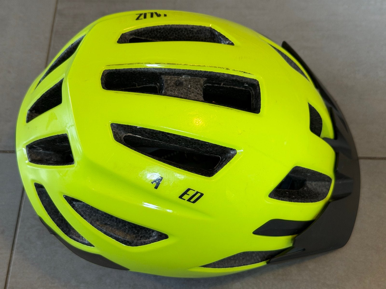 Specialized Shuffle fietshelm - Neon Geel - Maat 50-55cm, Ophalen, Gebruikt, Overige maten, Jongen of Meisje