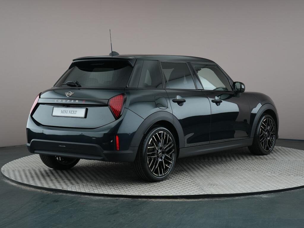 MINI Hatchback Cooper S Automaat / Favoured / Pakket L / Fav, Auto's, Gebruikt, Euro 6, 4 cilinders, Met garantie (alle)