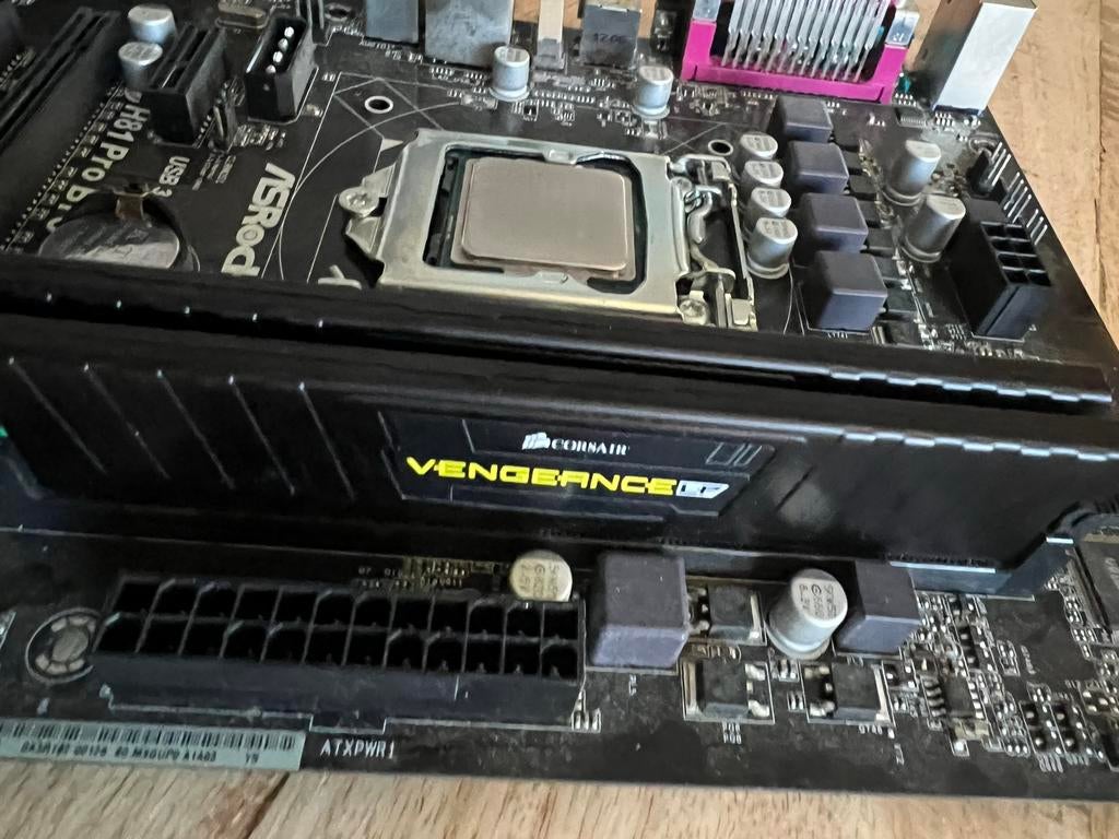 Moederbord combo: Intel Pentium G3258, 8GB DDR3 RAM, ASRock, Ophalen of Verzenden, Zo goed als nieuw, Intel, DDR3