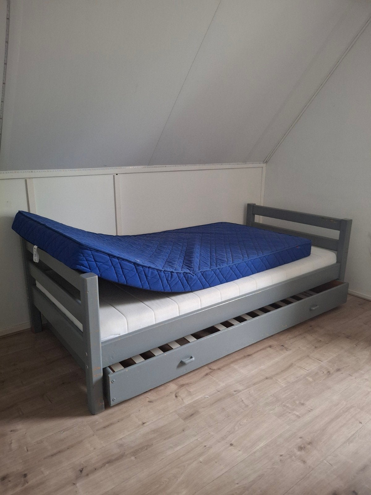 gratis eenpersoonsbed + matrassen, Ophalen, Gebruikt, Eenpersoons, Overige maten