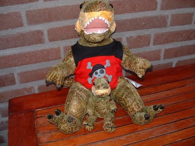 BUILD A BEAR WORKSHOP KROKODIL MET KLEINTJE GLADDE, Kinderen en Baby's, Speelgoed | Knuffels en Pluche, Ophalen of Verzenden, Nieuw