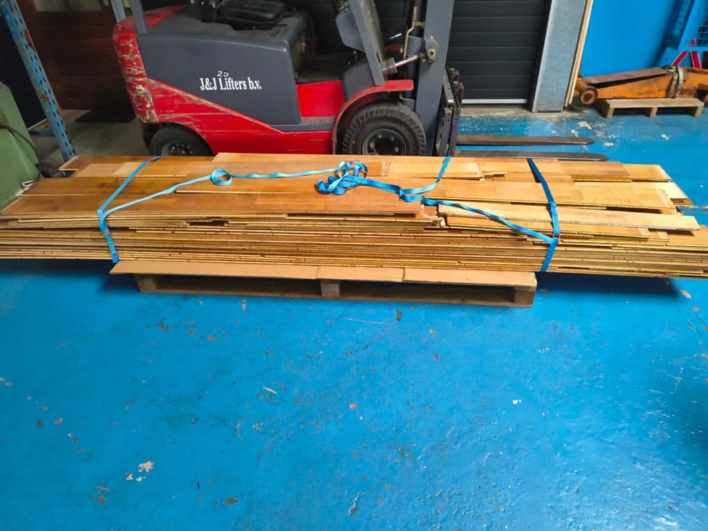 Parket vloer, 10 m² of meer, 10 tot 30 cm, Hout, 150 cm of meer