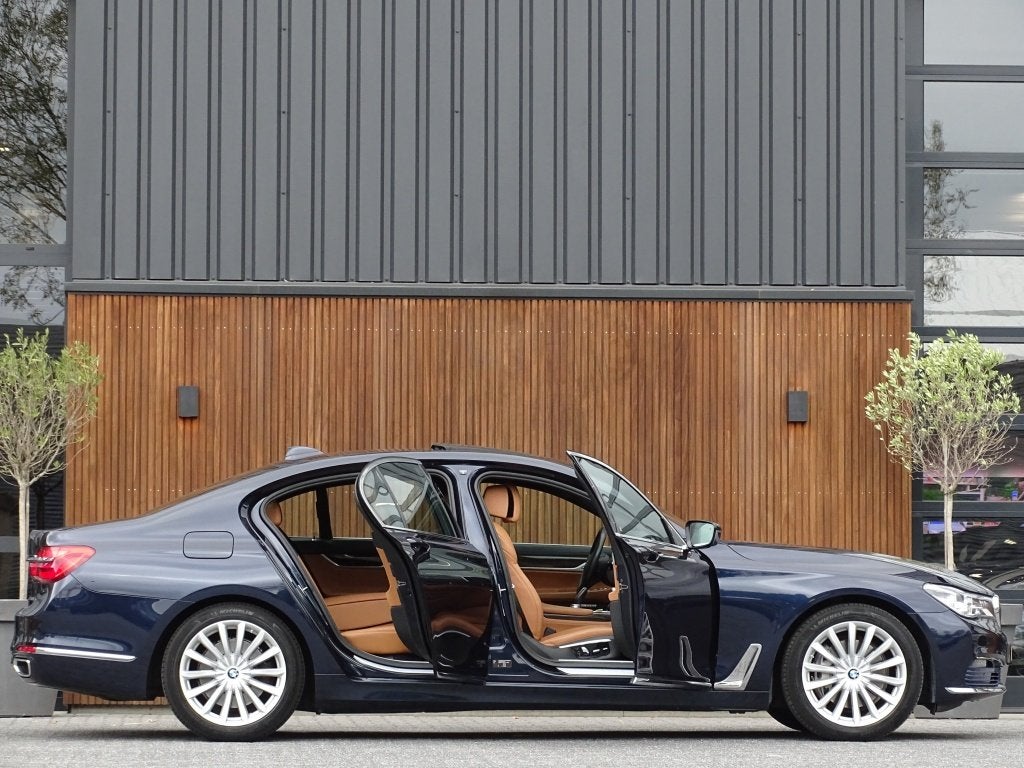 BMW 7 Serie 740i 327PK / High Ex / 4-wiel besturing / head-u, Automaat, 15 km/l, Gebruikt, Euro 6