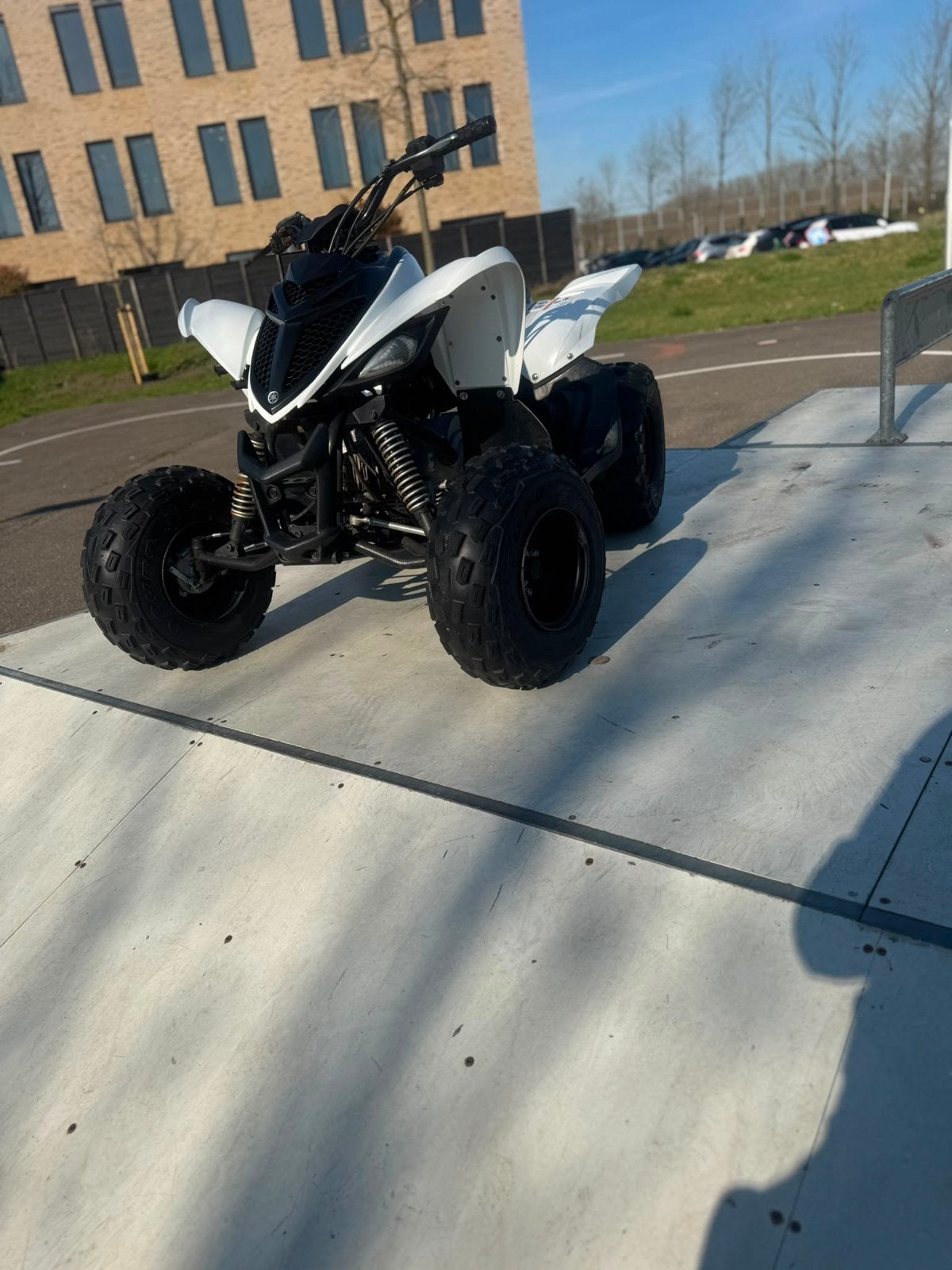 Yamaha Raptor Quad  YFM-Rijdt op benzine, 1 cilinder, 11 kW of minder