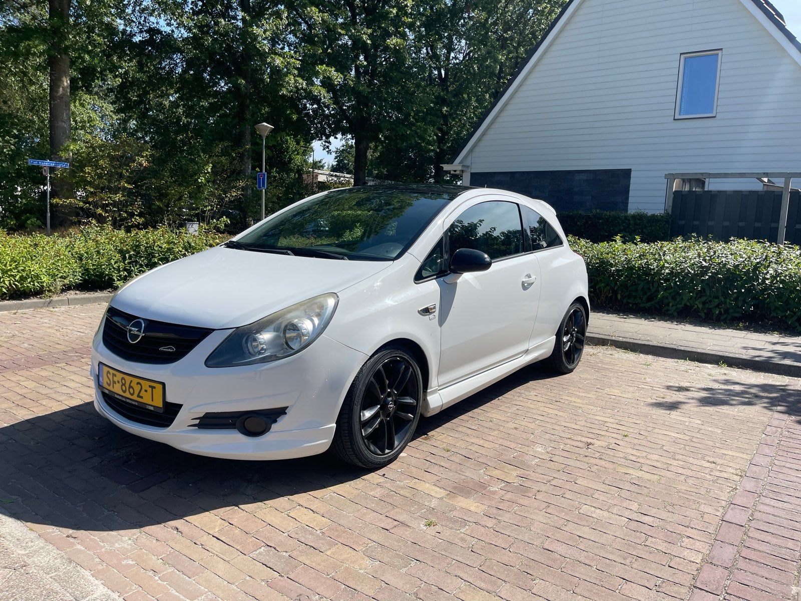 Opel Corsa 1.2 limited editie OPC line, Voorwielaandrijving, 450 kg, 40 €/maand, Zwart