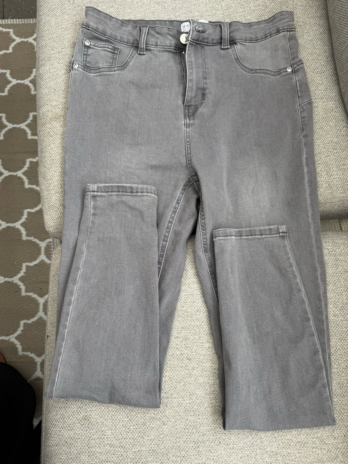 Grijze skinny spijkerbroek - Primark Denim, Kleding | Dames, Ophalen of Verzenden, Gedragen, Grijs, W30 - W32 (confectie 38/40)