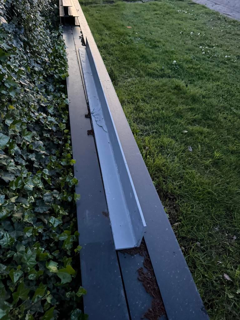 Te koop: Hoeklijn verzinkt! 2600x100x150, Ophalen of Verzenden, Zo goed als nieuw