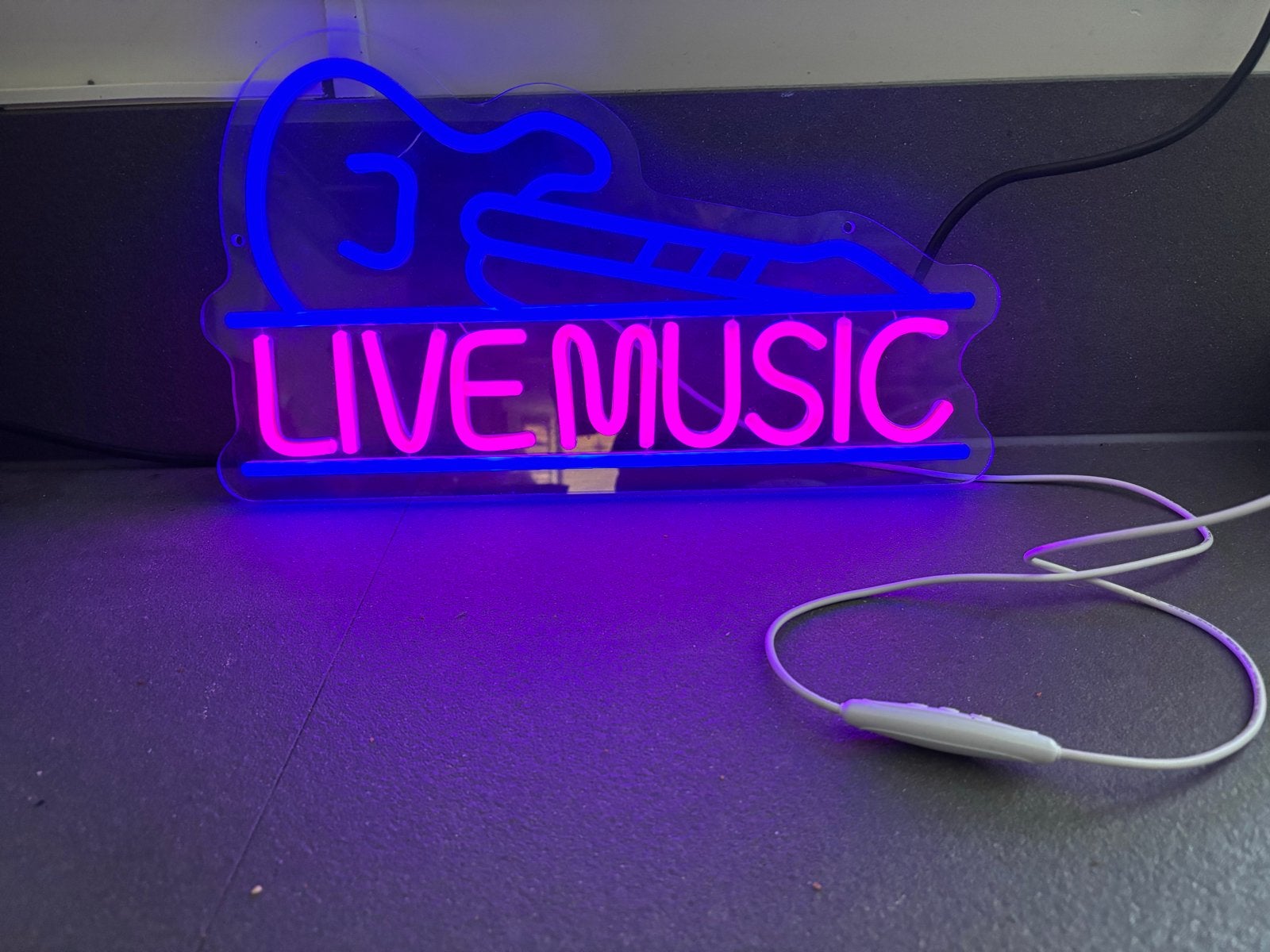 Neon Lichtbord 'Live Music' met Gitaar - Roze en Blauw, Met schakelaar, Kunststof, Meerkleurig, Ophalen of Verzenden