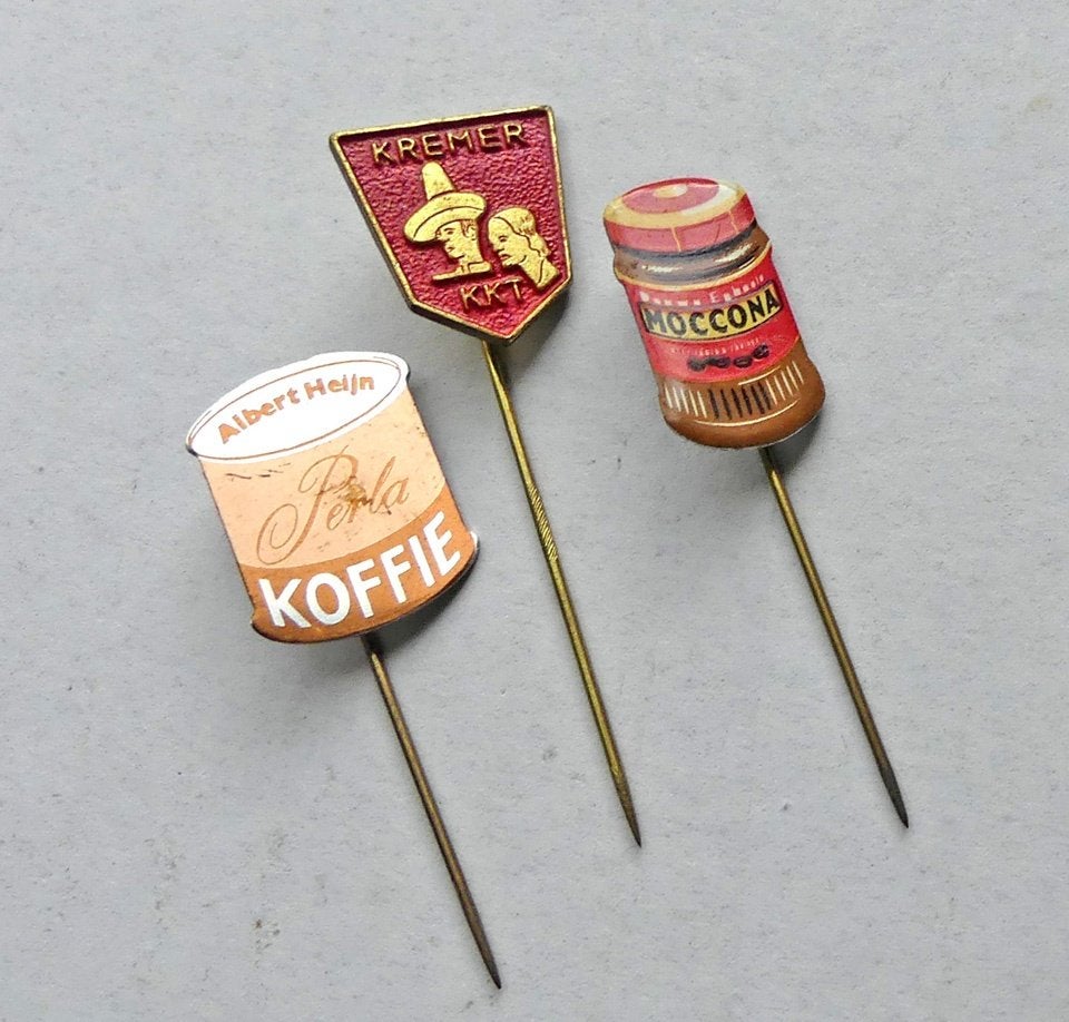Koffie speldjes oud speldje 3x Albert Heijn Moccona Kremer, Verzamelen, Ophalen of Verzenden, Gebruikt, Merk, Speldje of Pin