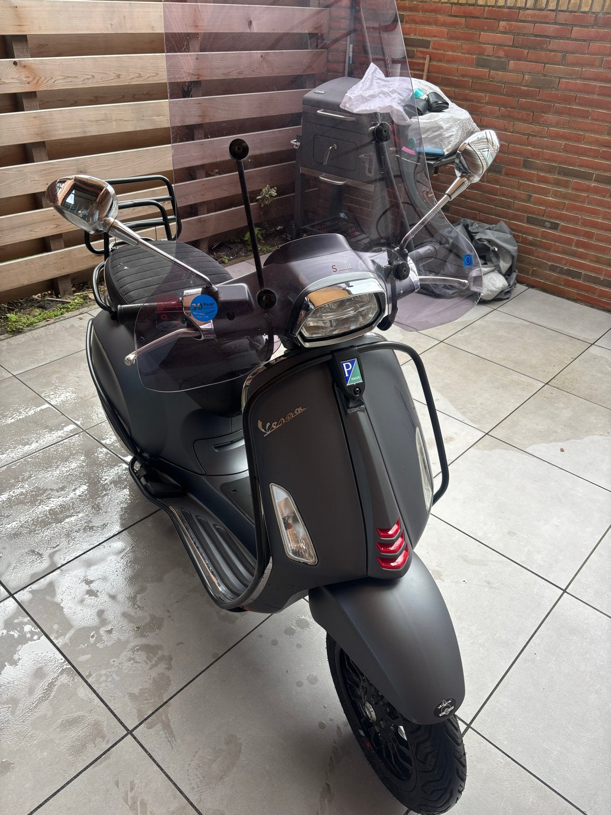 Vespa Sprint Sport Matgrijs - Zo goed als nieuw, Fietsen en Brommers, Scooters | Piaggio, Ophalen, Gebruikt, Overige modellen