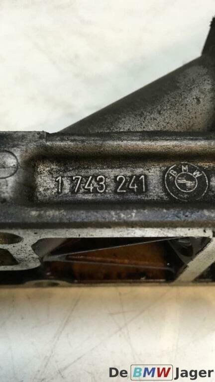 Foto 3 van Oliefilter huis BMW E30 E36 E46 E34 Z3 16i 18i 11421715878