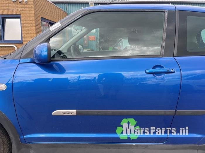 Portier 2Deurs links van een Suzuki Swift, Gebruikt, -, Deur, -