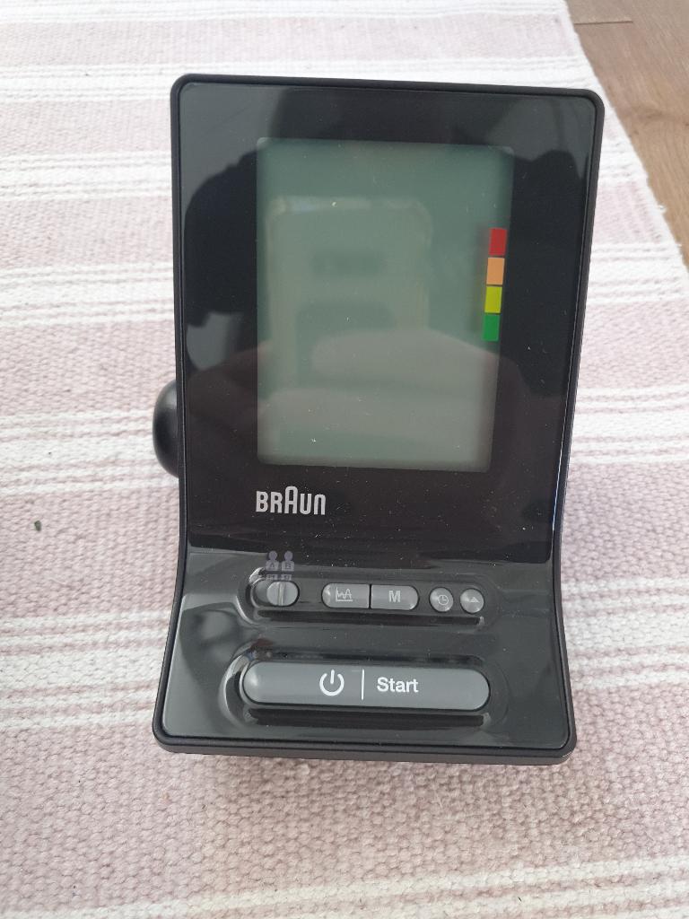 Braun Exactfit 5 bluddrukmeter bovenarm, Diversen, Ophalen of Verzenden, Zo goed als nieuw