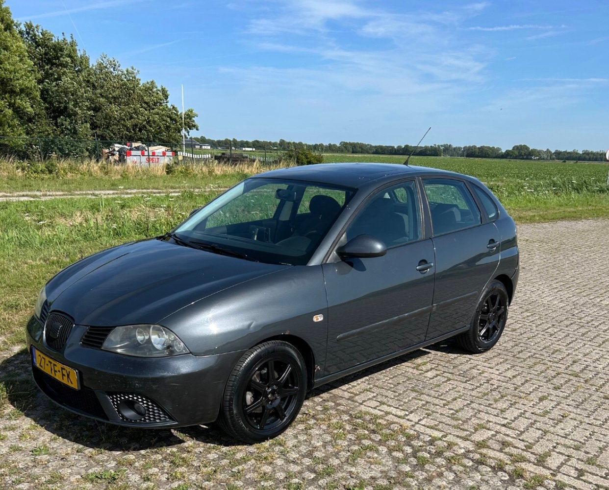 Seat Ibiza 1.4 16V 74KW 2006 Grijs, Auto's, Seat, Voorwielaandrijving, 40 €/maand, 4 cilinders, USB