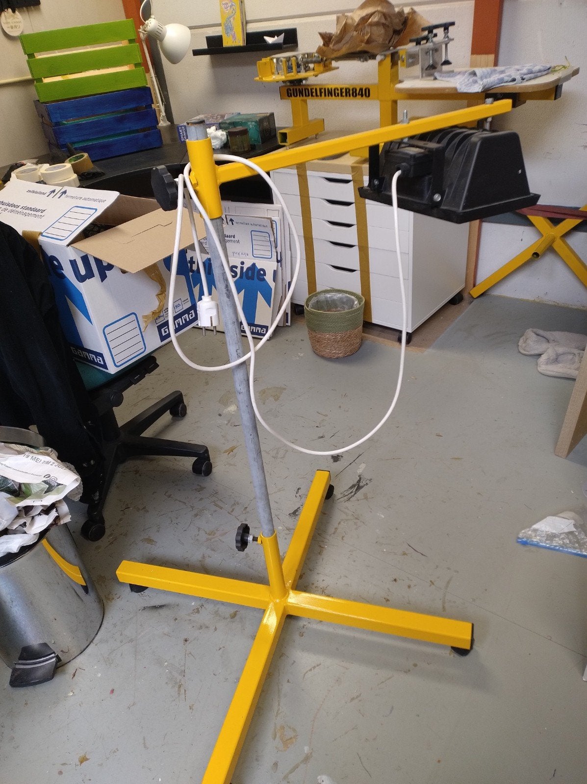 Belichtingslamp voor zeefdrukken, Ophalen