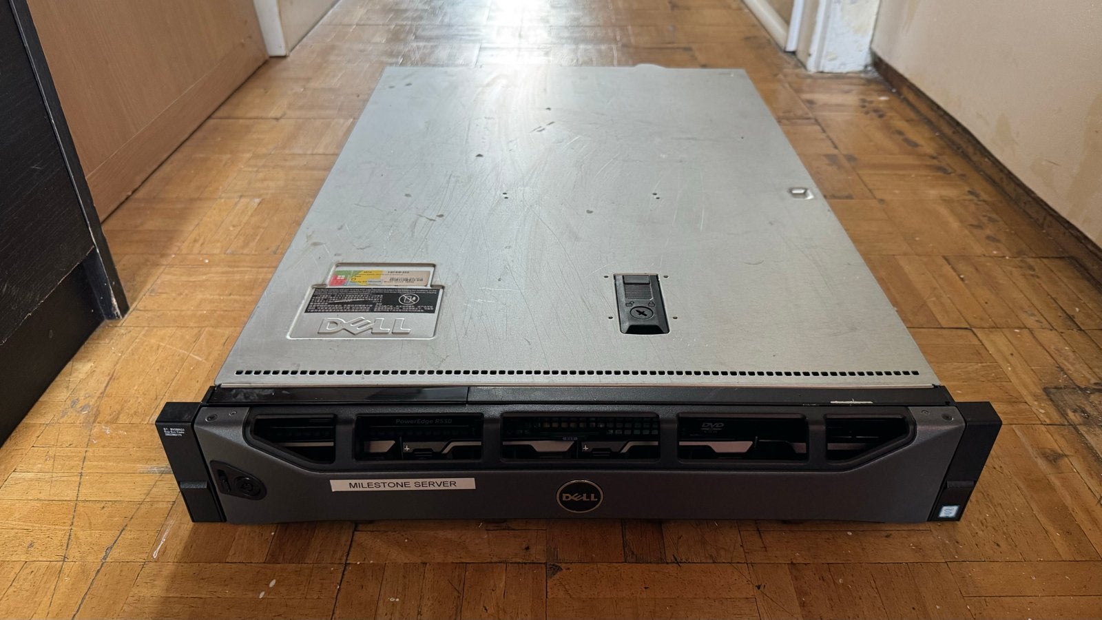 Dell PowerEdge R530 Server met Windows Server 2022, Ophalen, Gebruikt, 2 tot 3 Ghz, 32 GB