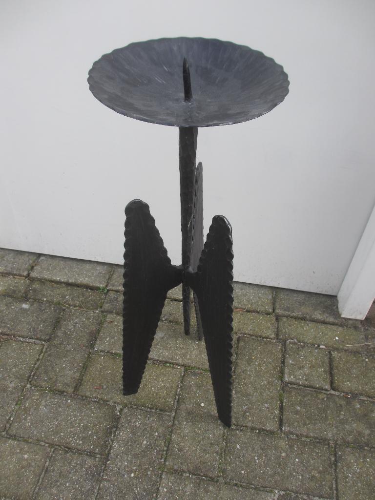 Vintage brutalist vloer kandelaar cast iron mid century '60, Gebruikt, 50 tot 75 cm, Zwart, Ophalen of Verzenden