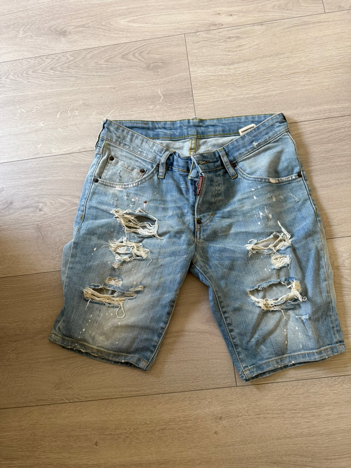Dsquared2 korte broek/ short spijker mt 42, Ophalen of Verzenden, Zo goed als nieuw, Blauw, W32 (confectie 46) of kleiner