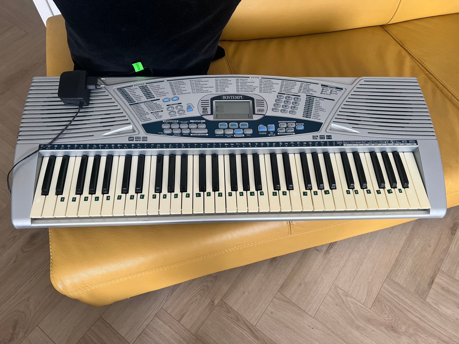 Bontempi Keyboard - Ideaal voor beginners, Ophalen, Gebruikt, 61 toetsen, Overige merken