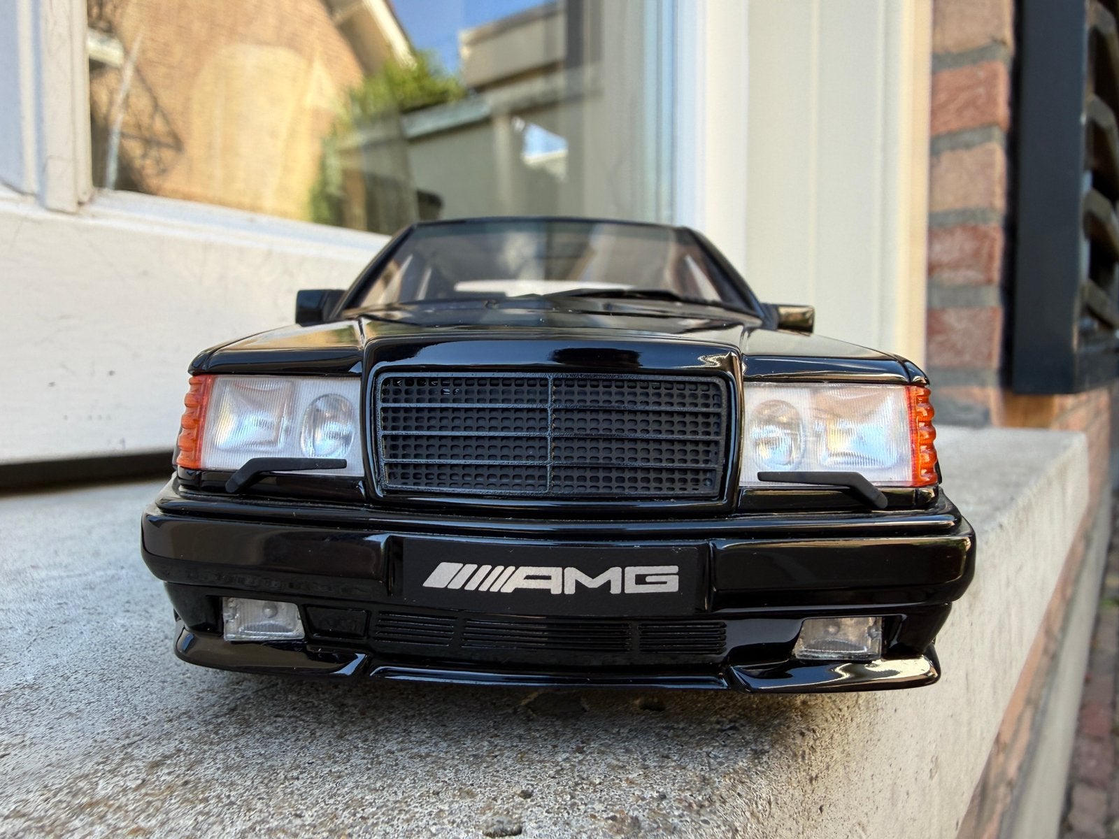 1:18 Mercedes W124 300E 5.6 AMG The Hammer Otto Models OT638, 2, rue de l'écusson, Zone commerciale Oxygène Sud, Josselin, 56120, FR