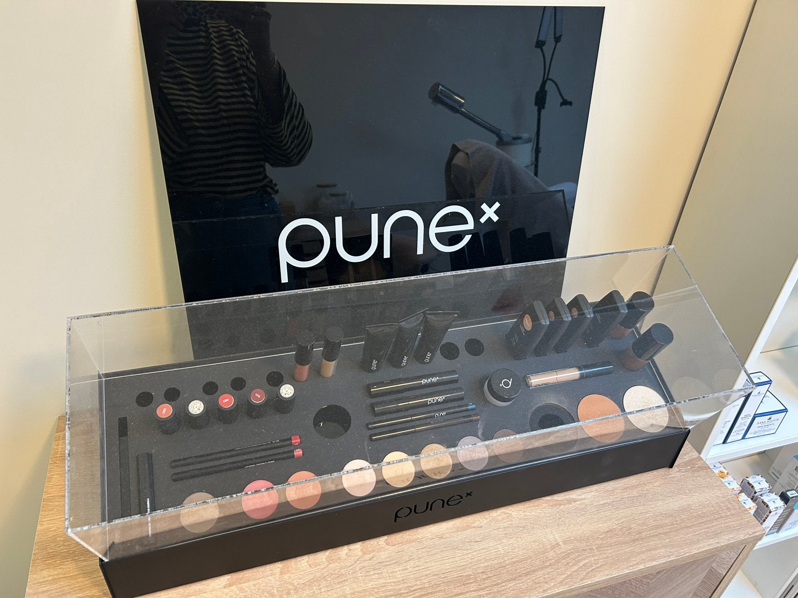 Pune make up stand, Sieraden, Tassen en Uiterlijk, Ophalen, Gebruikt, Gehele gezicht, Make-up