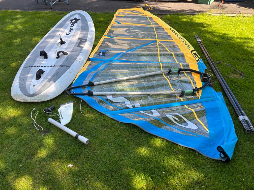 Complete windsurfset: Easy Rider Large + 2 zeilen!, Ophalen, 250 tot 300 cm, Gebruikt, 3.5 tot 5 m²