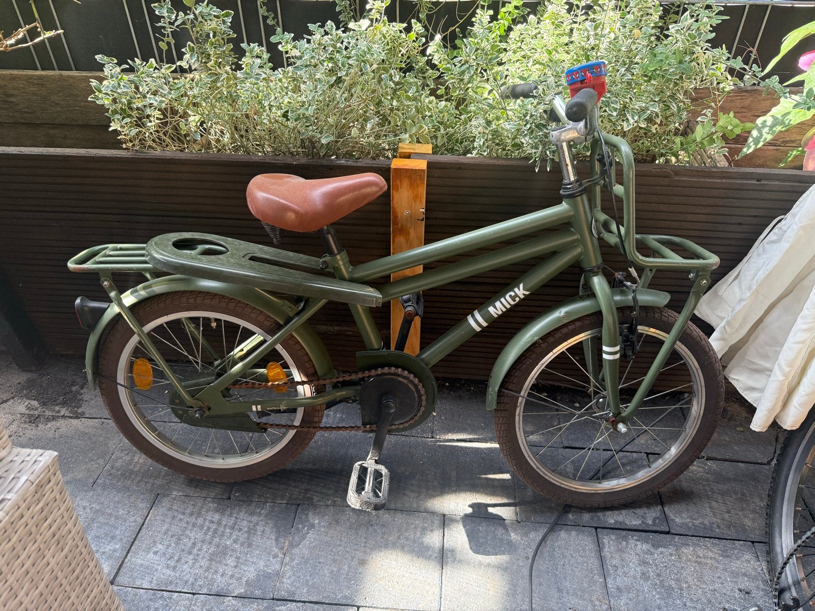 Kinderfiets 18 inch - Groen met bagagedrager en voorrek, Ophalen, Gebruikt, Terugtraprem, 16 tot 20 inch