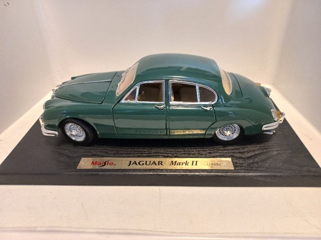 Jaguar Mark 2 1959 Maisto 1:18 modelauto 146, Hobby en Vrije tijd, Modelauto's | 1:18, Ophalen of Verzenden, Zo goed als nieuw