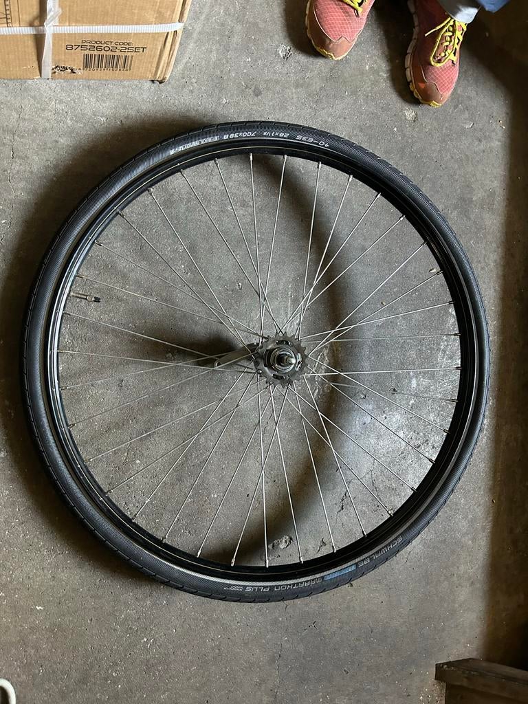 Fietswiel met Schwalbe Marathon Plus band 28 inch, Gebruikt, Ophalen of Verzenden, Rubber, Elektrische fiets