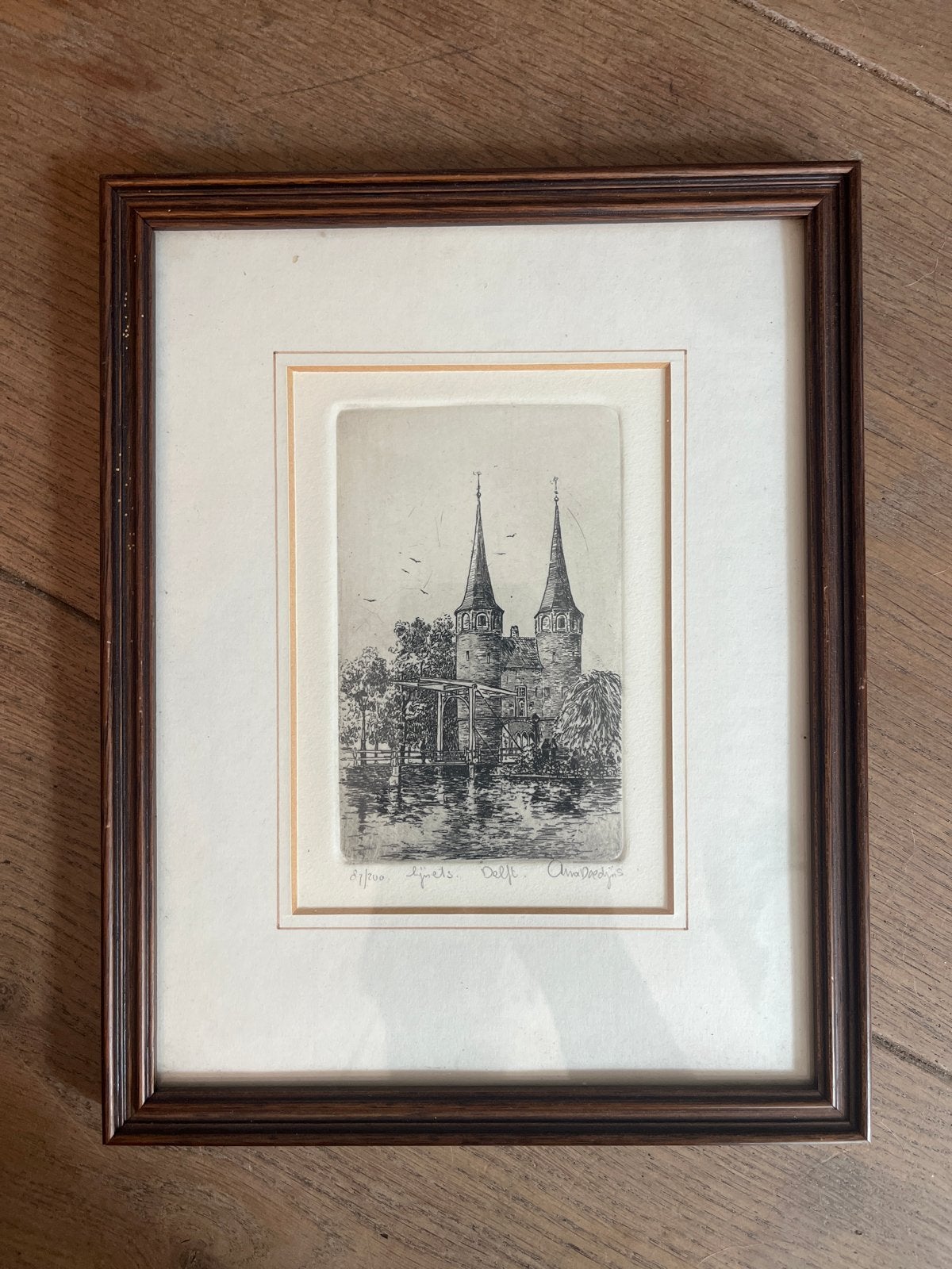 Ets van Lijnets, Delft door Anna Doedijns (87/200), Antiek en Kunst, Kunst | Etsen en Gravures, Stadsgezicht, Ophalen of Verzenden