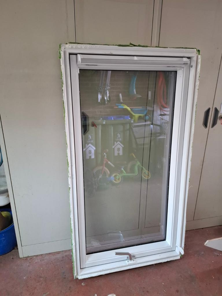 Velux dakraam ggl mk08, 5 jaar oud, met gootstukken, Doe-het-zelf en Verbouw, Raamkozijn, Zo goed als nieuw, 75 tot 150 cm, Hout