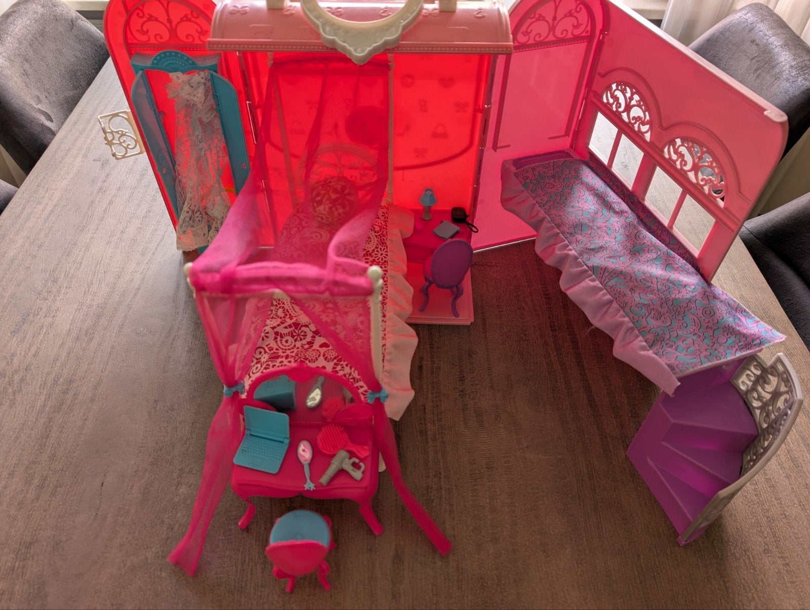 Inklapbare Barbie Slaapkamer met Bad en Accessoires, Ophalen, Gebruikt, Meisje